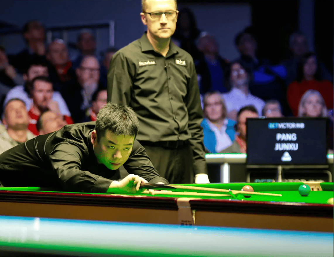 曼联青训新秀崭露头角,首发表现抢眼 曼联青训新秀崭露头角,首发表现抢眼