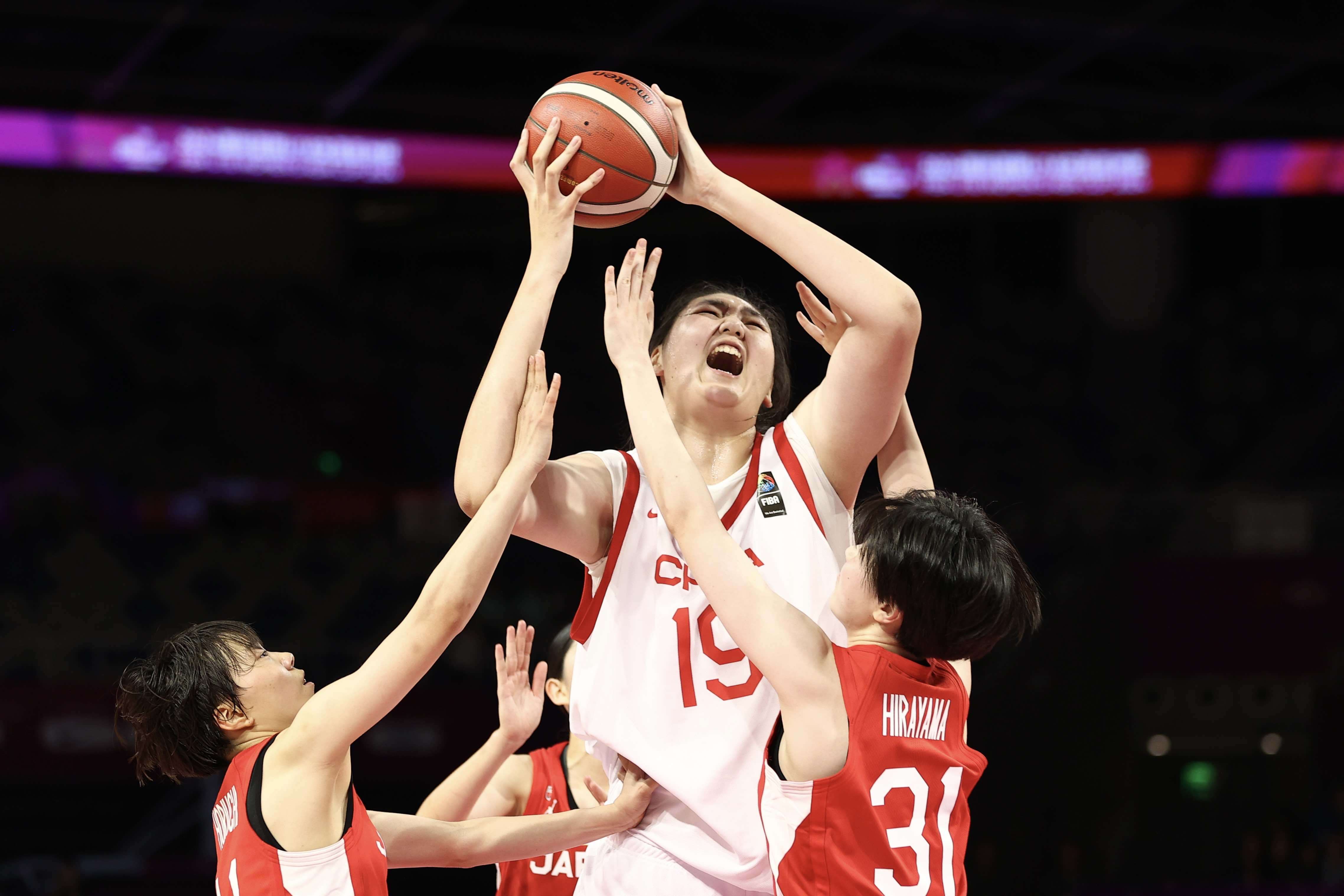 亚洲杯赛事上各支球队表现出色