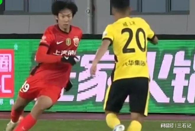 纳基亚球场欢庆连胜,努力争取保级形势好转 纳基亚球场欢庆连胜,努力争取保级形势好转