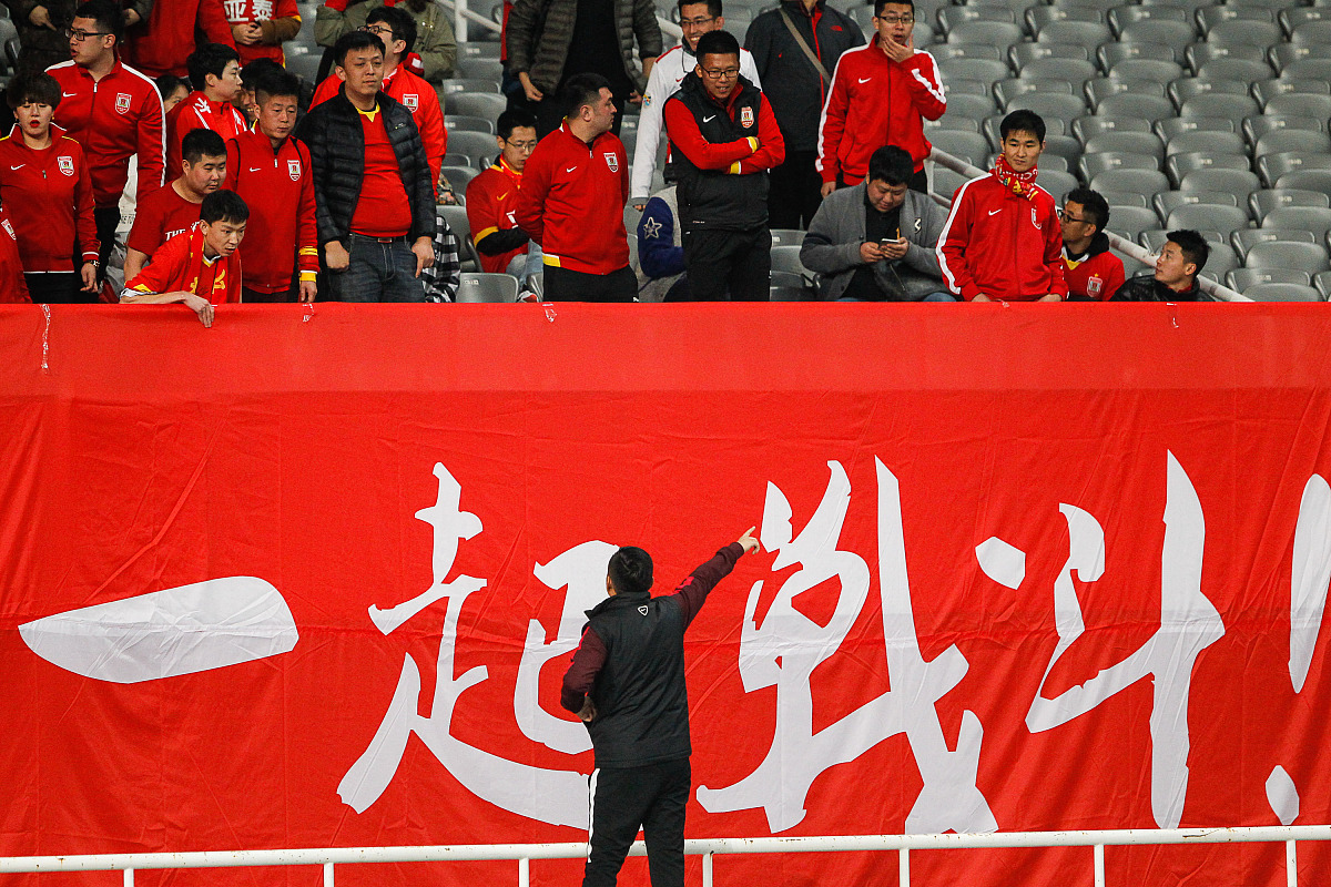 捷克国家队实力出击,奋力拼搏赢得关键胜利 捷克国家队实力出击,奋力拼搏赢得关键胜利