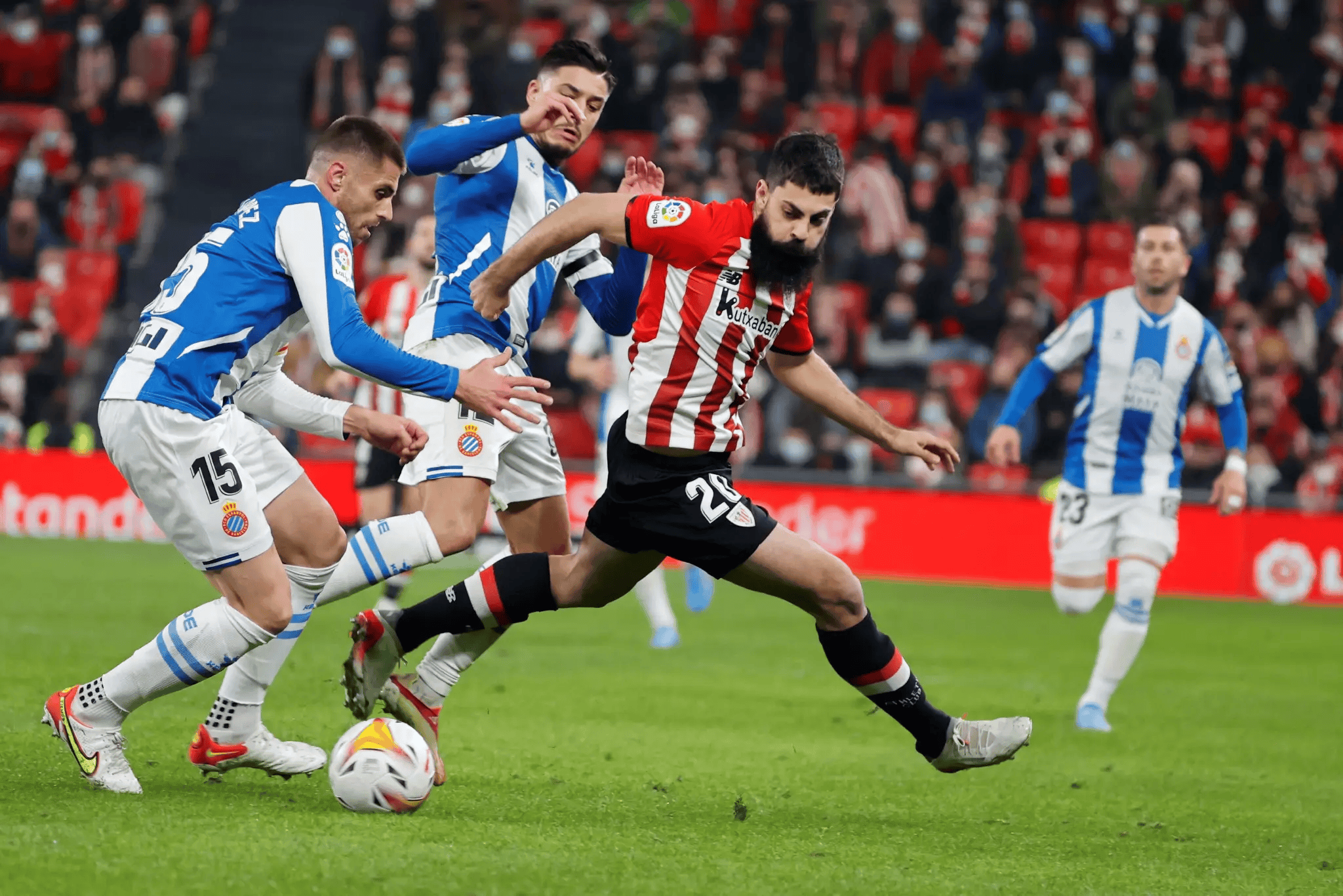 切尔西与毕尔巴鄂竞技激战,双方终战平 切尔西与毕尔巴鄂竞技激战,双方终战平