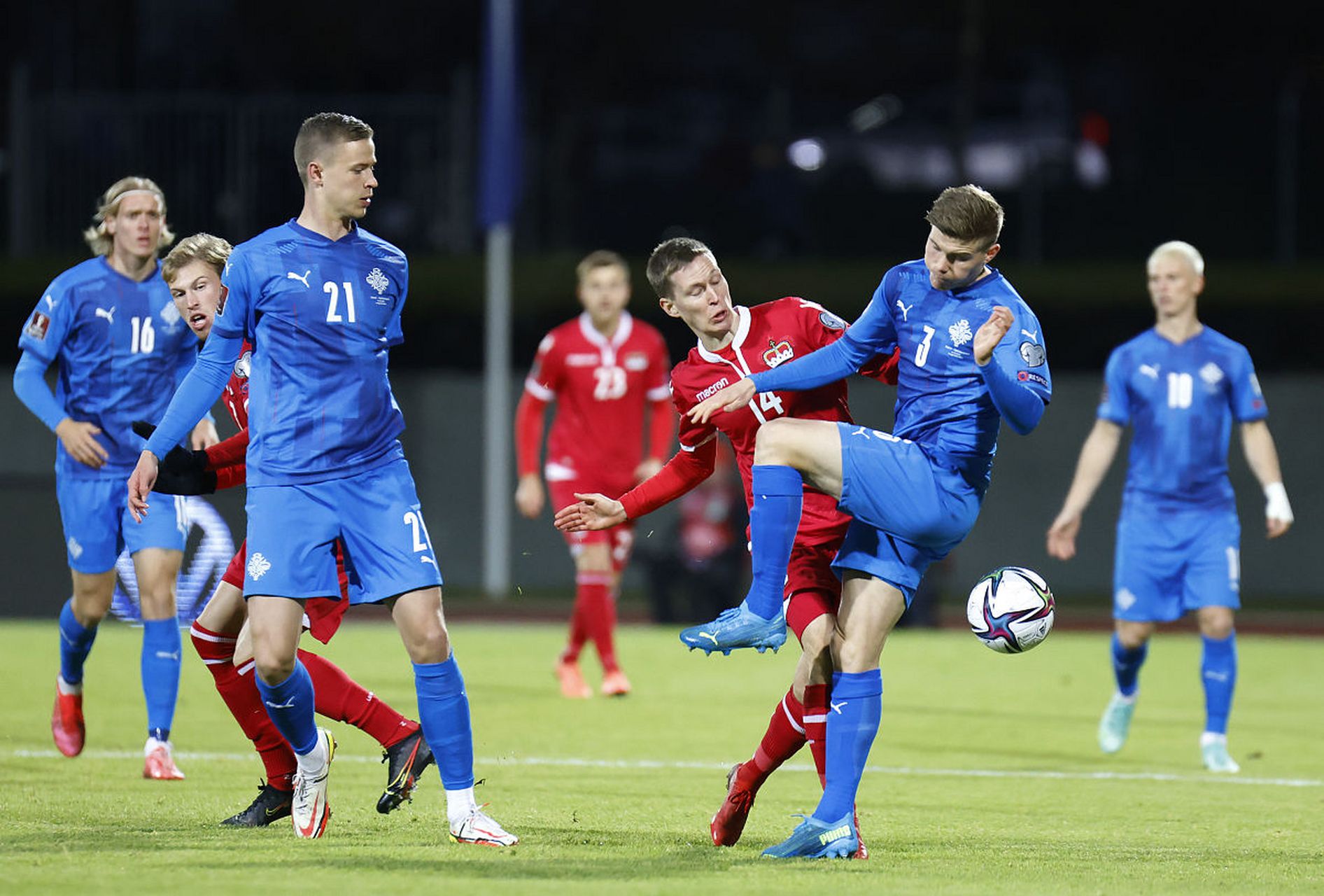 英格兰战平克罗地亚,欧预赛首轮揭幕战火爆 英格兰战平克罗地亚,欧预赛首轮揭幕战火爆