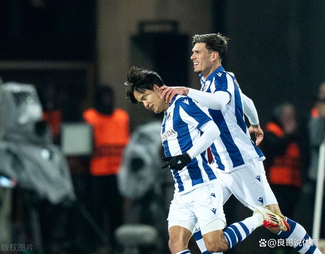 欧预赛热情迎战,球迷热情助威 欧预赛热情迎战,球迷热情助威