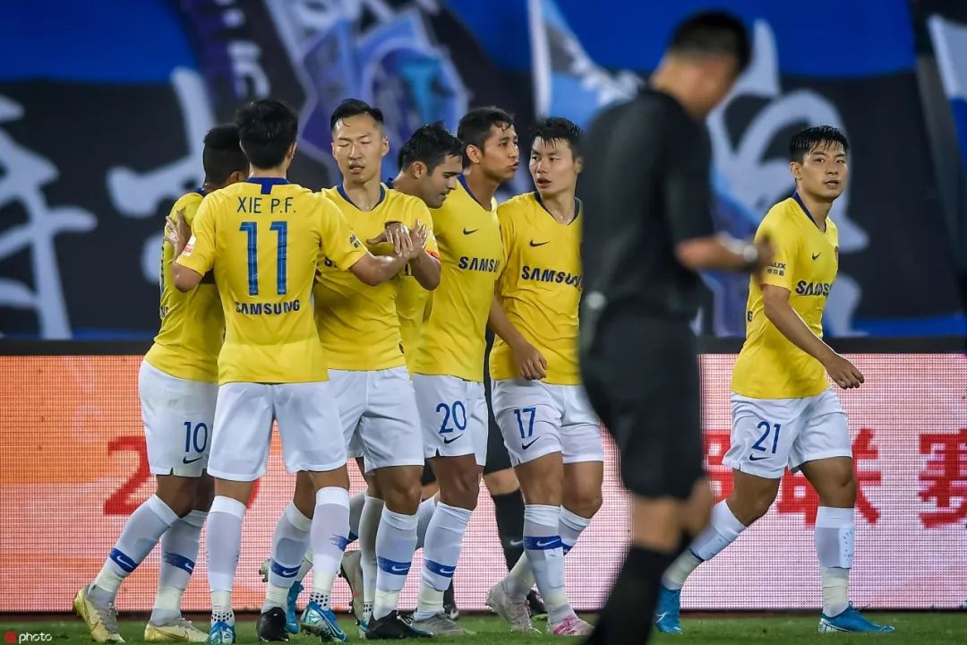 江苏苏宁主场战胜大连一方,积分超越上港 江苏苏宁主场战胜大连一方,积分超越上港