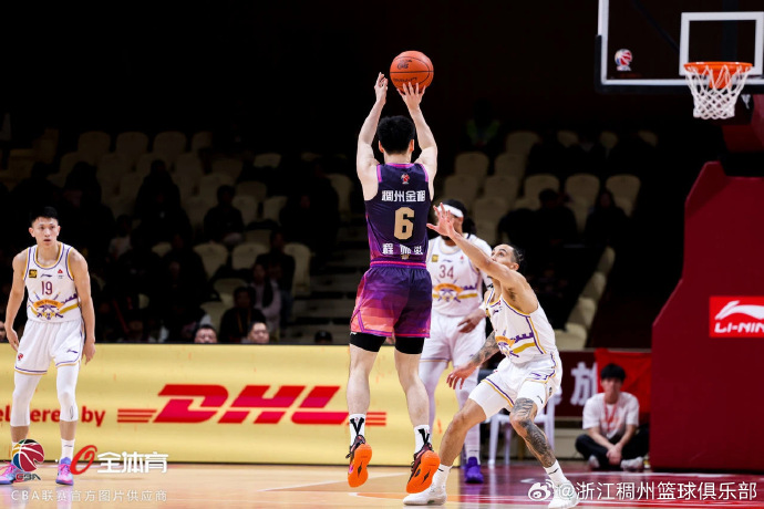 浙江男篮客场胜利,挺进前八 浙江男篮客场胜利,挺进前八