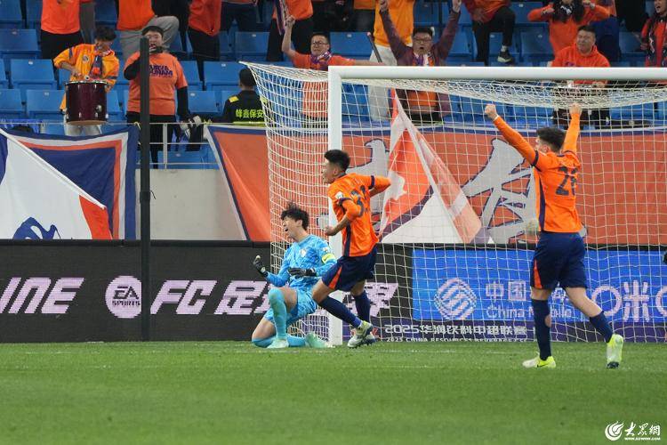 大连实德主场战平青岛黄海,积分榜平稳 大连实德主场战平青岛黄海,积分榜平稳