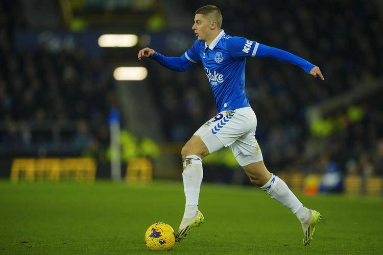 埃弗顿三球轻取伯恩茅斯,主场表现强悍实现大胜 埃弗顿三球轻取伯恩茅斯,主场表现强悍实现大胜