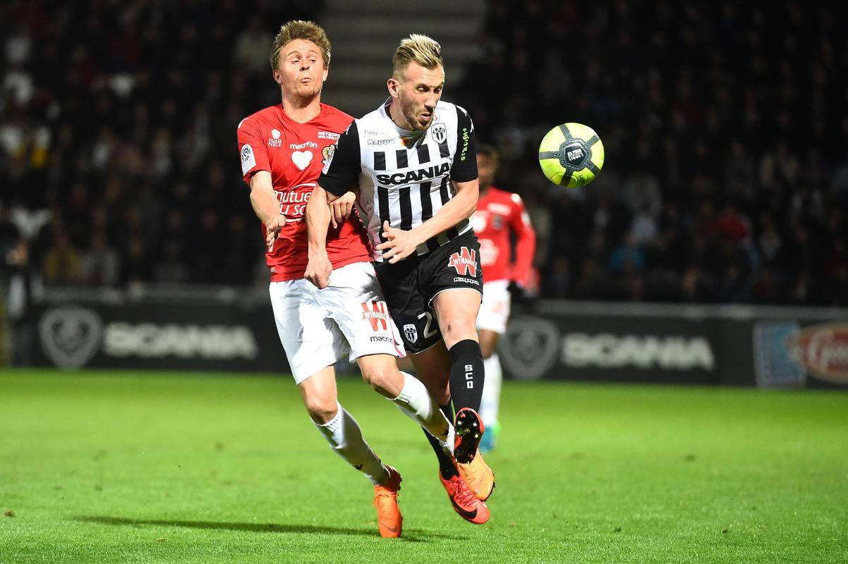 蒙彼利埃主场战胜昂热,逆转形势 蒙彼利埃主场战胜昂热,逆转形势