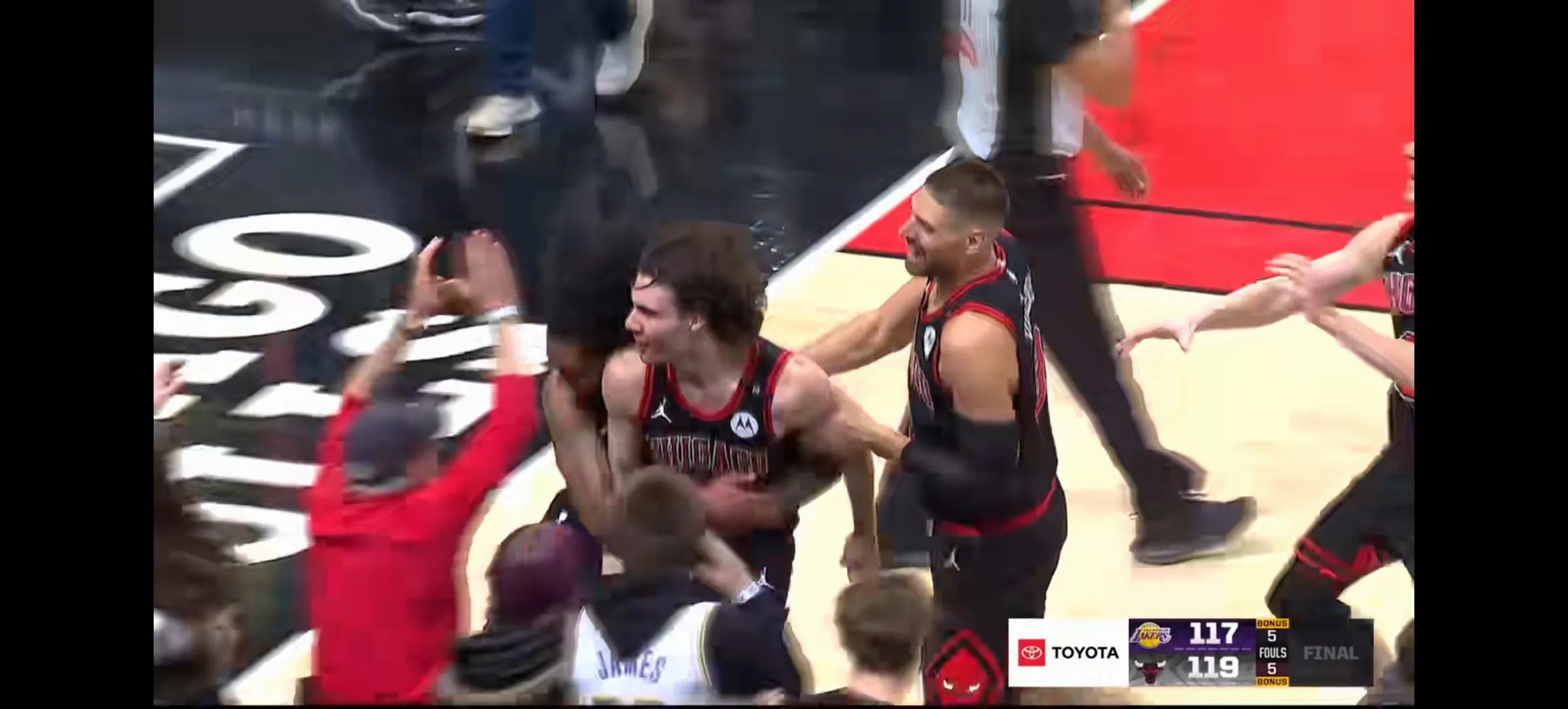 东部强弱对决:76人对决公牛,胜者将尽显雄心! 东部强弱对决:76人对决公牛,胜者将尽显雄心!