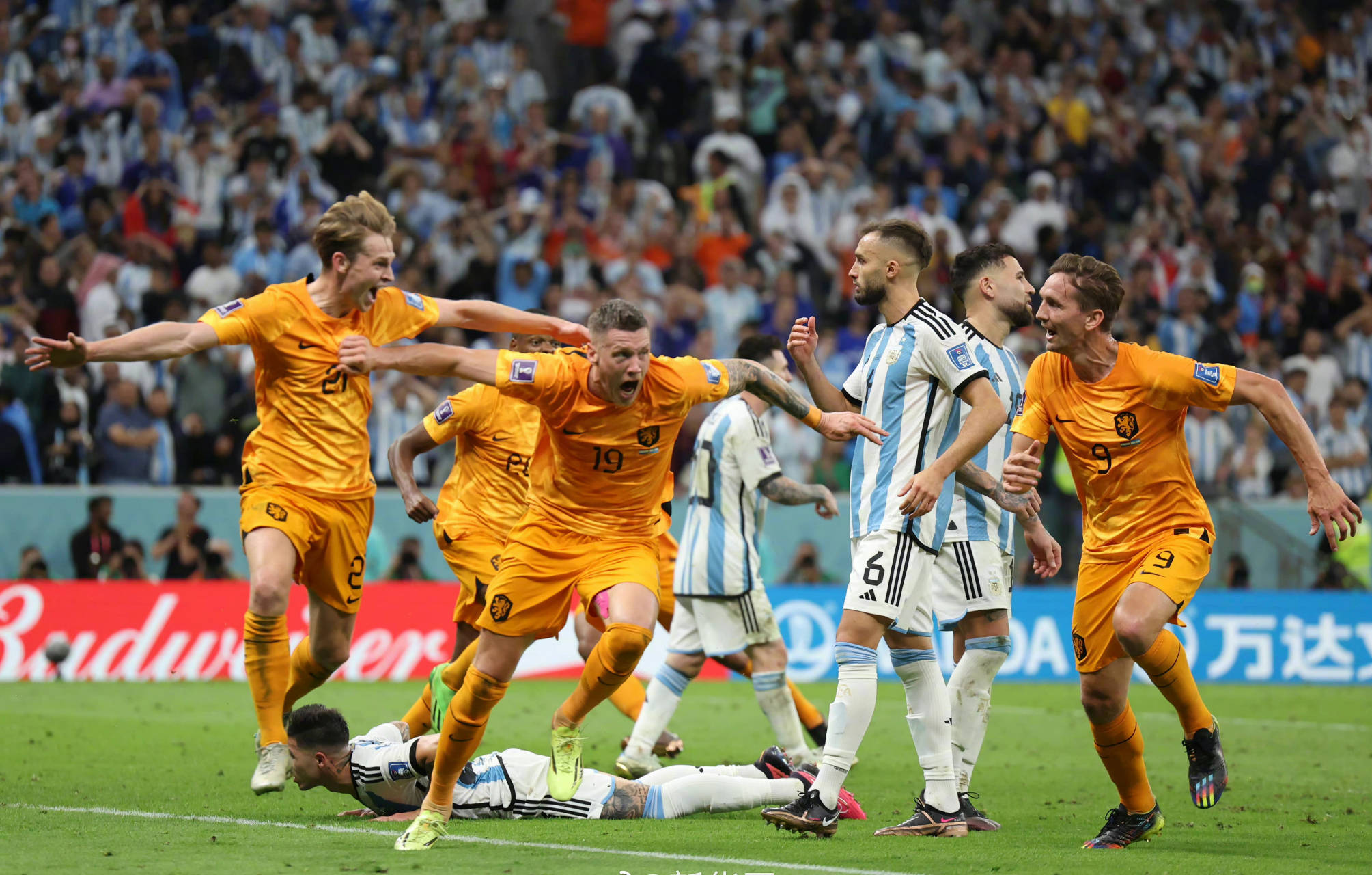 梅西带领巴塞罗那挑战曼联的主场优势 梅西带领巴塞罗那挑战曼联的主场优势