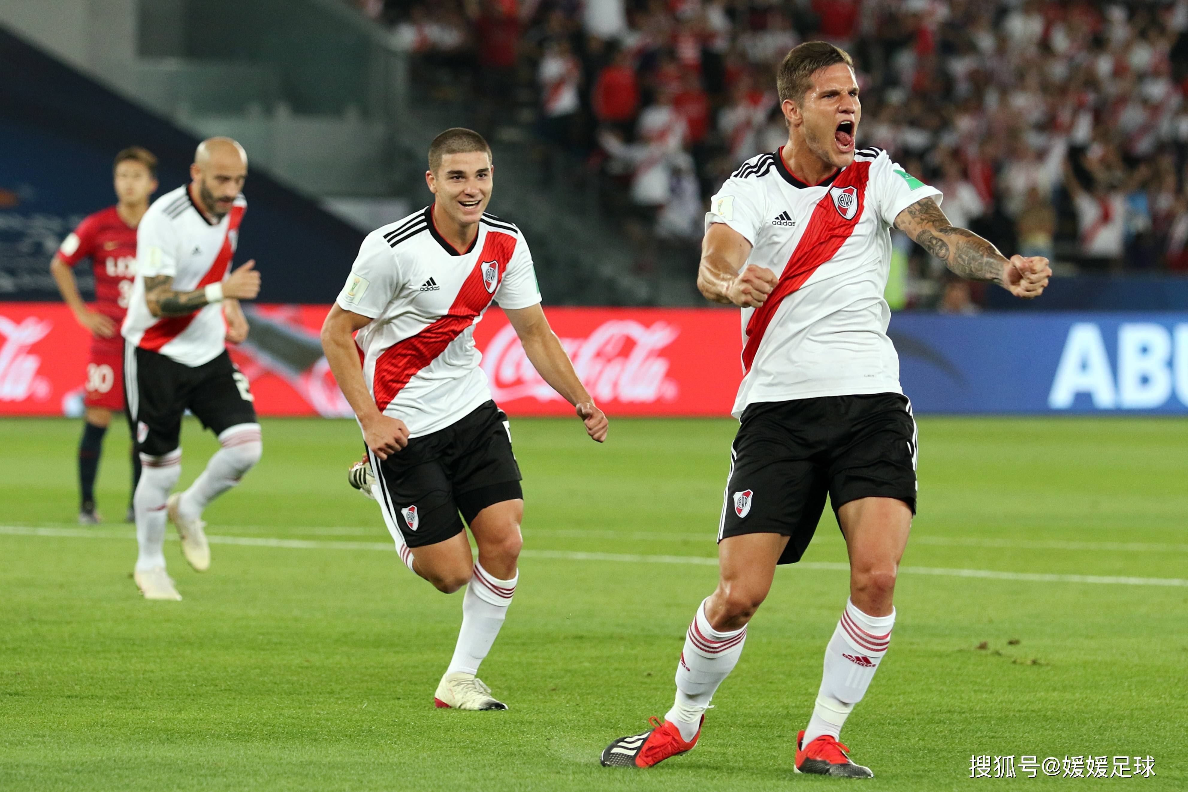 沙尔克04客场战胜对手稳占领先 沙尔克04客场战胜对手稳占领先