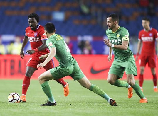 重庆斯威在家战平河南建业，保持不败战绩