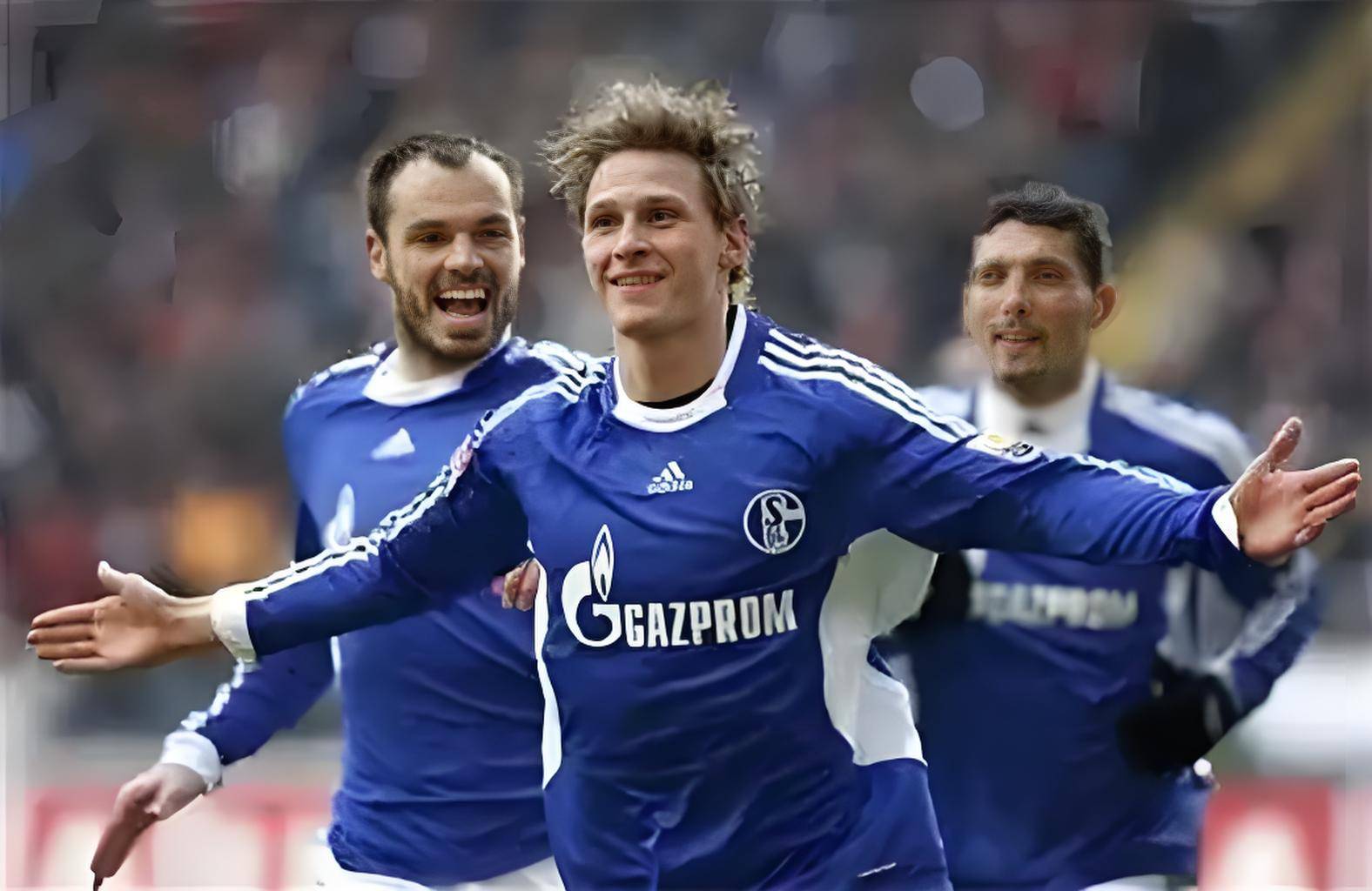 法兰克福不敌沙尔克04,连续遭遇客场失利 法兰克福不敌沙尔克04,连续遭遇客场失利