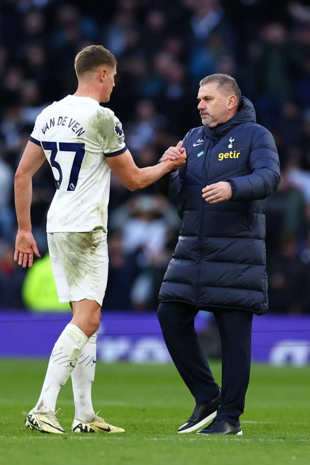 东南亚球队出色表现,赢得赛场喝彩 东南亚球队出色表现,赢得赛场喝彩