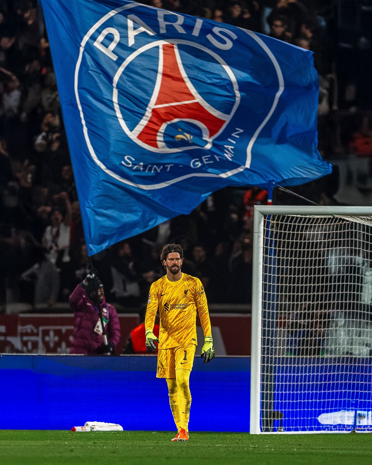 关键比赛中球员完成绝杀破门 关键比赛中球员完成绝杀破门