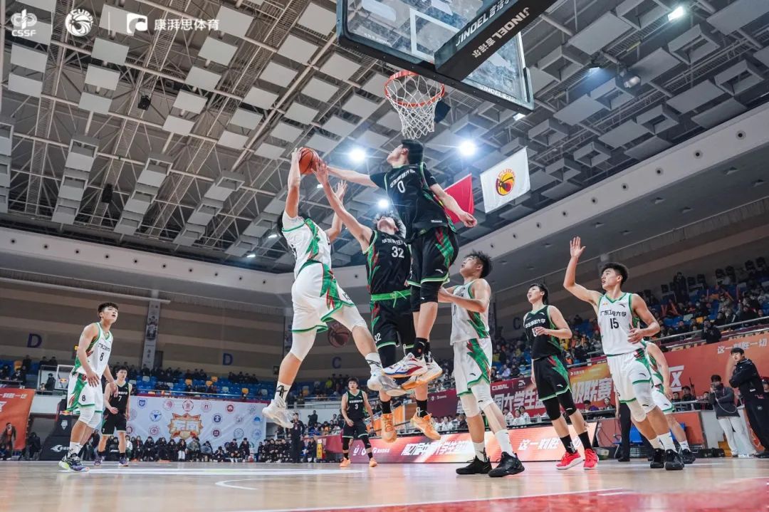 中国篮球职业联赛临近揭幕,球队备战备战 中国篮球职业联赛临近揭幕,球队备战备战