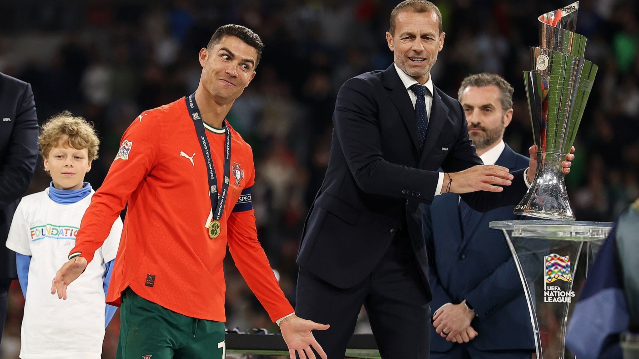 欧国联比赛:球队决战在即,谁将捧得冠军奖杯 欧国联比赛:球队决战在即,谁将捧得冠军奖杯