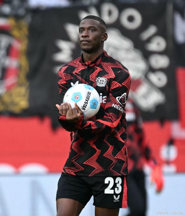 斯图加特主场不敌里昂队 斯图加特主场不敌里昂队