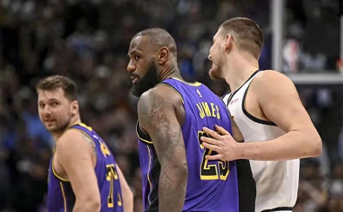 V体育-球队队员极限表现在第七场比赛