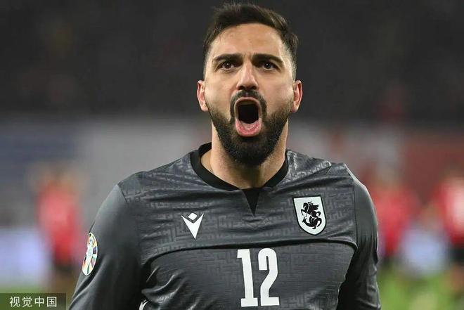 格鲁吉亚队在欧预赛赛场上意外惨败,蒙羞回家 格鲁吉亚队在欧预赛赛场上意外惨败,蒙羞回家